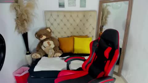 Snapshot of helena_copper chatting on 18, 1, 2026 HELENA COPPER online show from 18, 1, 2026