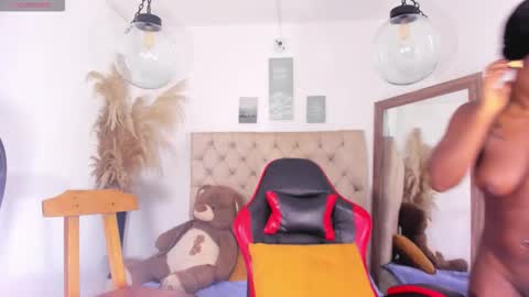 Snapshot of helena_copper chatting on 1, 2, 2026 HELENA COPPER online show from 1, 2, 2026