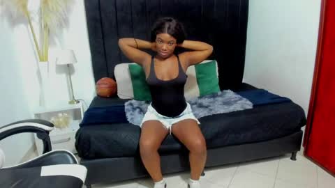 Snapshot of helena_copper chatting on 4, 6, 2026 HELENA COPPER online show from 4, 6, 2026