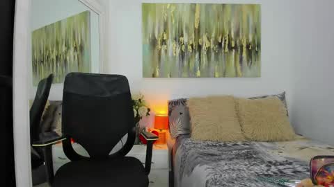 Helena Santos  online show from 9, 9, 2025