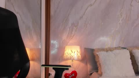 Helena Santos  online show from 6, 3, 2026