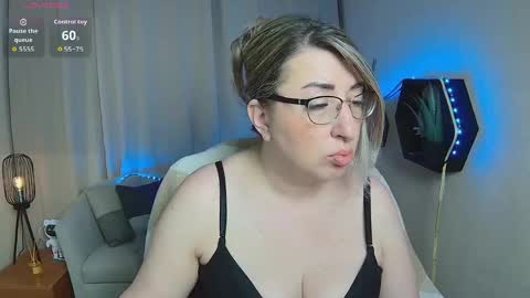 helenenigma online show from 30, 4, 2026