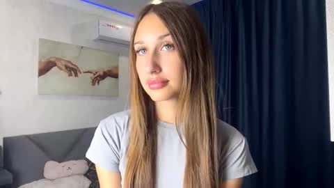 Snapshot of helenjoyne chatting on 25, 9, 2025 Chloe online show from 25, 9, 2025