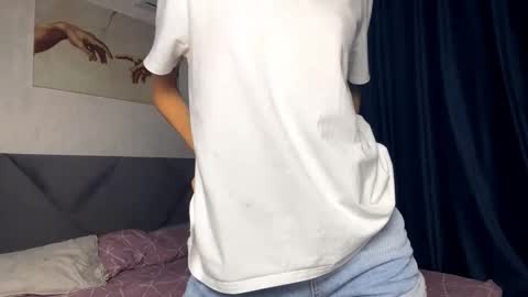 Snapshot of helenjoyne chatting on 2, 10, 2025 Chloe online show from 2, 10, 2025