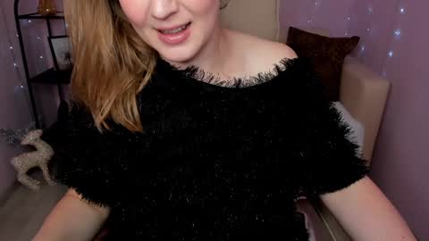Snapshot of helens_lov chatting on 8, 12, 2024 Helen online show from 8, 12, 2024