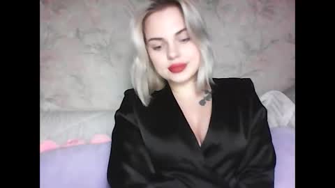 helga_now online show from 5, 3, 2025