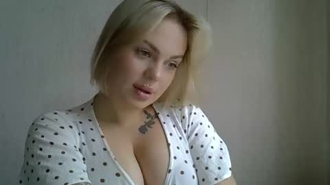 helga_now online show from 14, 10, 2025