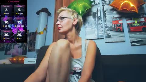 Snapshot of helgahimmele chatting on 19, 11, 2025 Helga online show from 19, 11, 2025