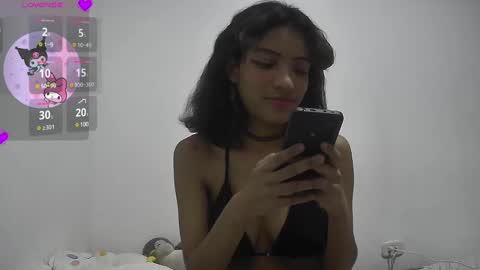 Helia Transfem and Amy online show from 9, 12, 2024