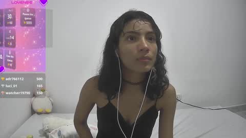 Helia Transfem and Amy online show from 1, 1, 2025