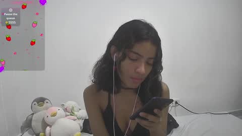 Helia Transfem and Amy online show from 8, 1, 2025