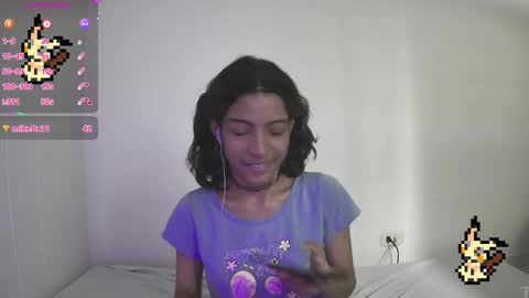 Helia Transfem and Amy online show from 28, 1, 2025