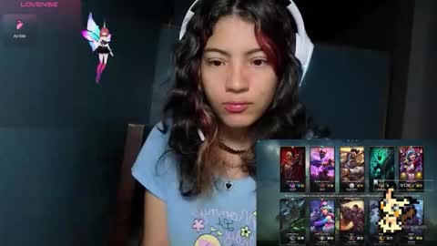 Helia Transfem and Amy online show from 18, 11, 2025