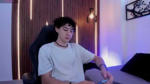 Snapshot of helios_obscuro chatting on 29, 9, 2025 helios_obscuro online show from 29, 9, 2025