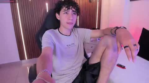 Snapshot of helios_obscuro chatting on 4, 10, 2025 helios_obscuro online show from 4, 10, 2025