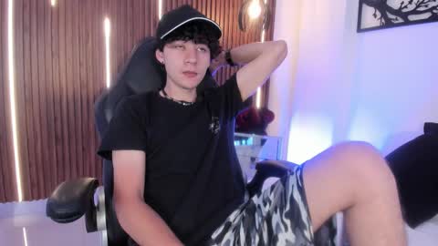 Snapshot of helios_obscuro chatting on 21, 10, 2025 helios_obscuro online show from 21, 10, 2025