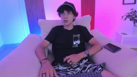 Snapshot of helios_obscuro chatting on 24, 10, 2025 helios_obscuro online show from 24, 10, 2025