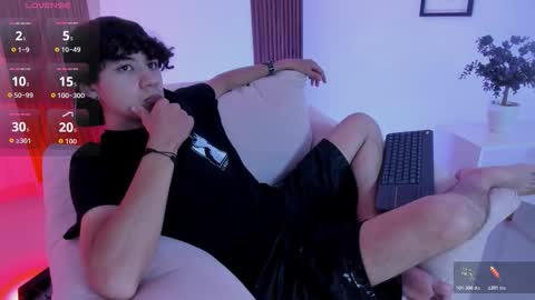 Snapshot of helios_obscuro chatting on 28, 10, 2025 helios_obscuro online show from 28, 10, 2025