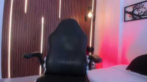 Snapshot of helios_obscuro chatting on 2, 11, 2025 helios_obscuro online show from 2, 11, 2025