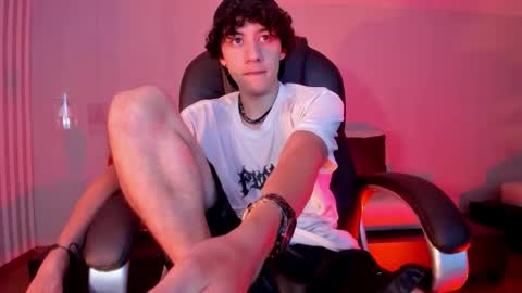 Snapshot of helios_obscuro chatting on 6, 11, 2025 helios_obscuro online show from 6, 11, 2025