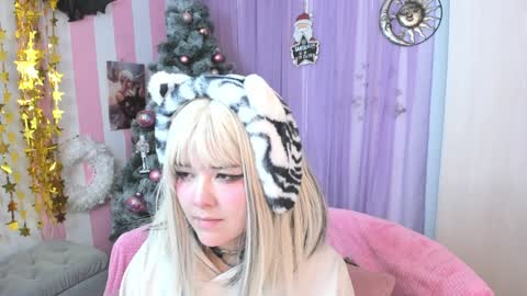 Laura online show from 11, 12, 2024