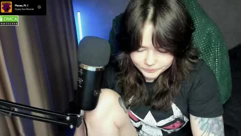 Snapshot of hell_hotline chatting on 30, 5, 2026 Red online show from 30, 5, 2026