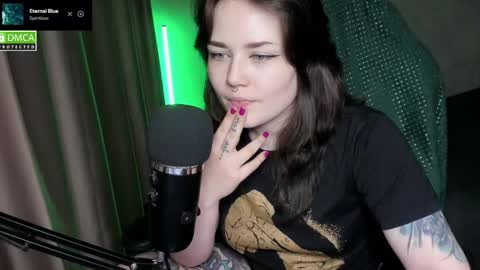 Snapshot of hell_hotline chatting on 6, 6, 2026 Red online show from 6, 6, 2026