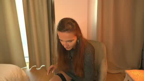 Snapshot of hell_lo chatting on 19, 10, 2025 Lorette Lory online show from 19, 10, 2025