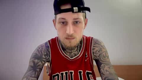 Snapshot of hellacozy chatting on 5, 4, 2026 hellacozy online show from 5, 4, 2026