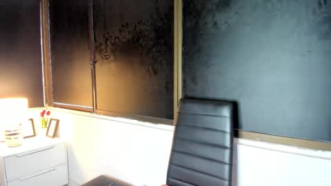 Snapshot of hellanddante_ chatting on 11, 1, 2026 H E L L AND D A N T E online show from 11, 1, 2026