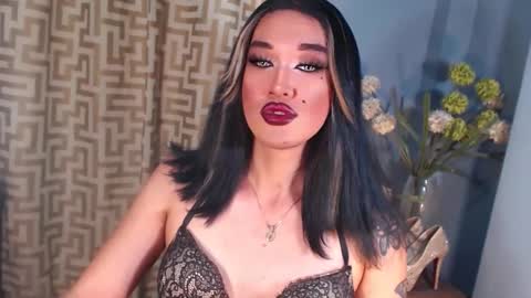 hellatarahathor online show from 13, 3, 2026