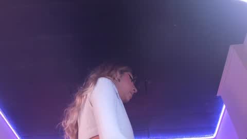 hellen__smith_ online show from 26, 6, 2026