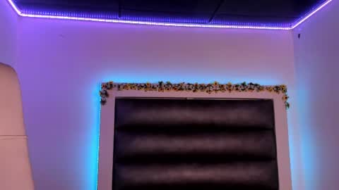 hellen__smith_ online show from 27, 6, 2026