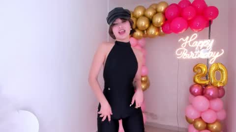 Snapshot of hellen_coy chatting on 31, 12, 2024 Julieta online show from 31, 12, 2024