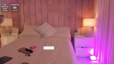 hellen_mckenzie online show from 24, 9, 2025