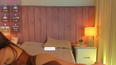 hellen_mckenzie online show from 3, 10, 2025