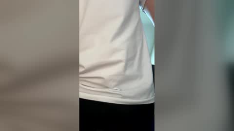 Snapshot of hellerc3po chatting on 11, 4, 2026 hellerc3po online show from 11, 4, 2026