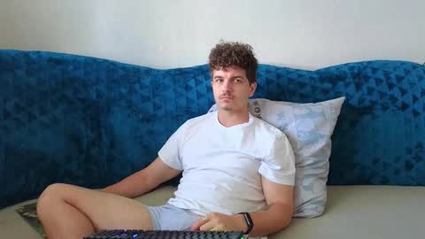 Snapshot of hellish_sugar chatting on 12, 9, 2025 Remy online show from 12, 9, 2025