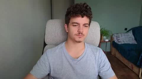 Snapshot of hellish_sugar chatting on 21, 10, 2025 Remy online show from 21, 10, 2025