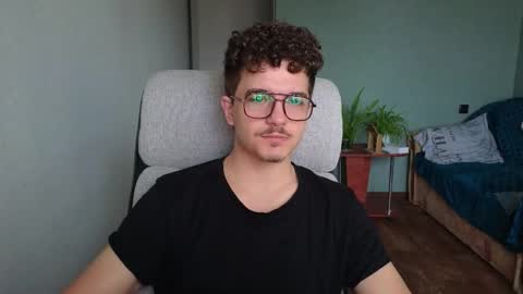 Snapshot of hellish_sugar chatting on 27, 10, 2025 Remy online show from 27, 10, 2025