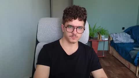 Snapshot of hellish_sugar chatting on 28, 10, 2025 Remy online show from 28, 10, 2025