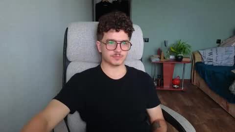 Snapshot of hellish_sugar chatting on 12, 11, 2025 Remy online show from 12, 11, 2025