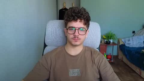 Snapshot of hellish_sugar chatting on 15, 11, 2025 Remy online show from 15, 11, 2025