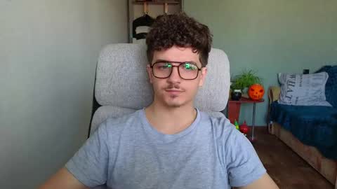 Snapshot of hellish_sugar chatting on 21, 11, 2025 Remy online show from 21, 11, 2025