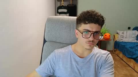 Snapshot of hellish_sugar chatting on 26, 11, 2025 Remy online show from 26, 11, 2025