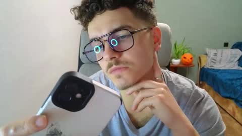 Snapshot of hellish_sugar chatting on 27, 11, 2025 Remy online show from 27, 11, 2025