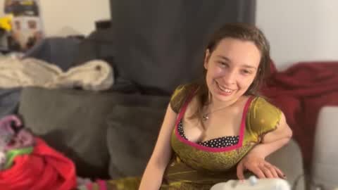 Katie 3 online show from 9, 4, 2026
