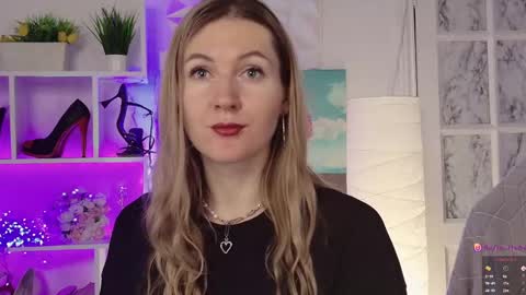 Snapshot of hello_lisha chatting on 24, 1, 2025 Alisia Monday to Friday from 10 am to 4 pm GMT 2 online show from 24, 1, 2025