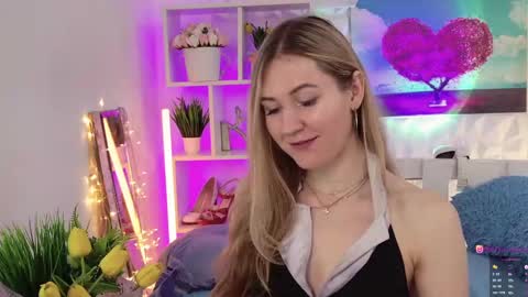 Snapshot of hello_lisha chatting on 3, 2, 2025 Alisia Monday to Friday from 10 am to 4 pm GMT 2 online show from 3, 2, 2025
