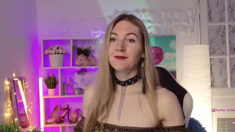 Snapshot of hello_lisha chatting on 10, 2, 2025 Alisia Monday to Friday from 10 am to 4 pm GMT 2 online show from 10, 2, 2025